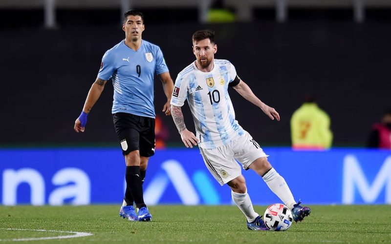 📷 Anche Messi riposa: arriva lo sfottò di Suarez