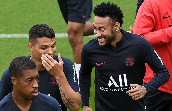 Thiago Silva consiglia Neymar: “Deve venire al Chelsea”