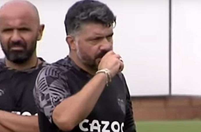 🎥 Gattuso fuma una sigaretta elettronica durante l’allenamento col Valencia: polemiche sui social