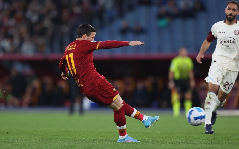 La Roma si libera di un esubero: Carles Perez al Celta Vigo grazie a Luis Campos