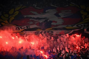 😱 Notte di FOLLIA a Parigi: oltre 400 arresti e sette agenti feriti per i festeggiamenti Champions!