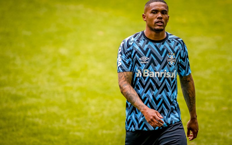 📽 Follia Douglas Costa: rissa in campo e manata a un avversario