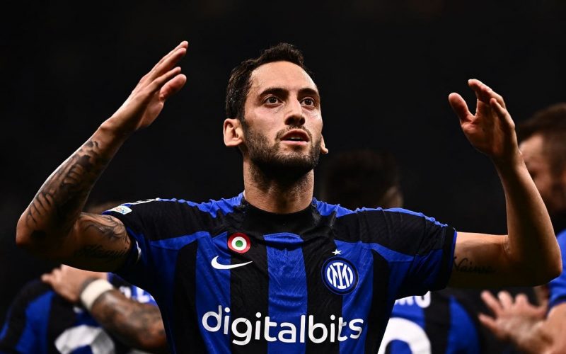 Hakan Çalhanoğlu jolly imprescindibile nell’Inter di Inzaghi