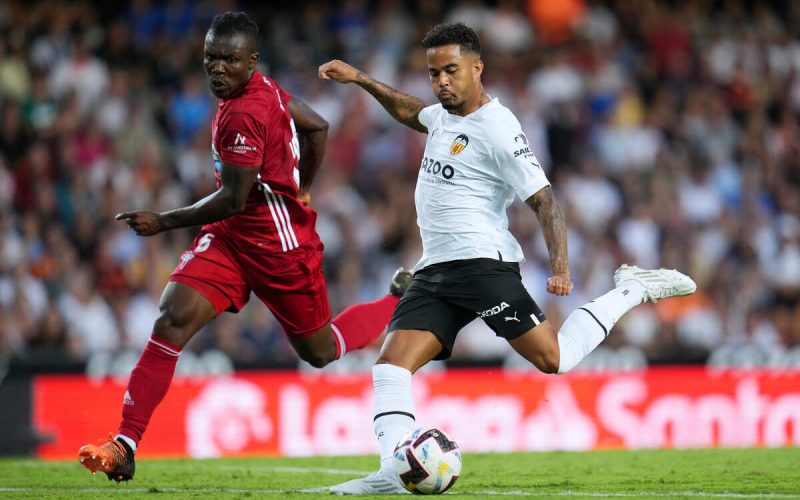 Di padre in figlio: Justin Kluivert in gol in Liga 16 anni dopo Patrick