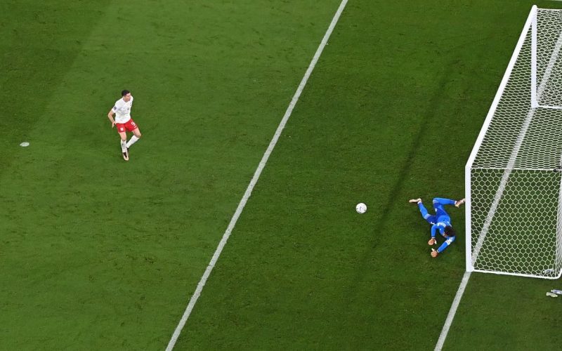 ❌ Mondiali maledetti per Lewa: 0️⃣ gol per lui in carriera