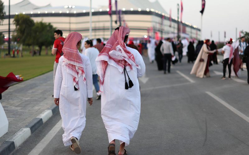 📹 Anni di attesa, un tempo per la delusione: tifosi del 🇶🇦 abbandonano lo stadio al 45′