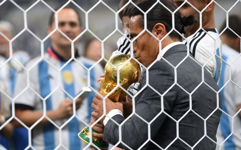 📷 Critiche a Salt Bae, Giuseppe Rossi 💥: “Ma chi è? Può baciarmi il c**o!”