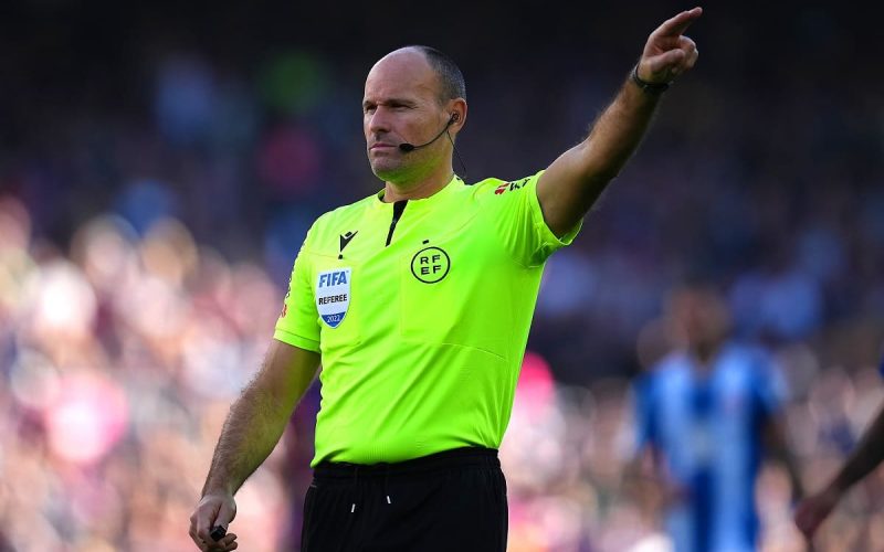 🚨 Cartellino-mania e polemiche infinite: Lahoz verso il ritiro a fine stagione