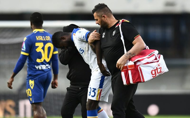 Apprensione Lecce: Umtiti si fa male alla spalla ed esce in 😭