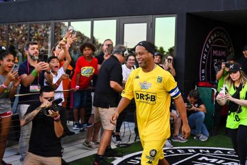 🚨 CLAMOROSO in Serie C: Ronaldinho torna a giocare con il Ravenna