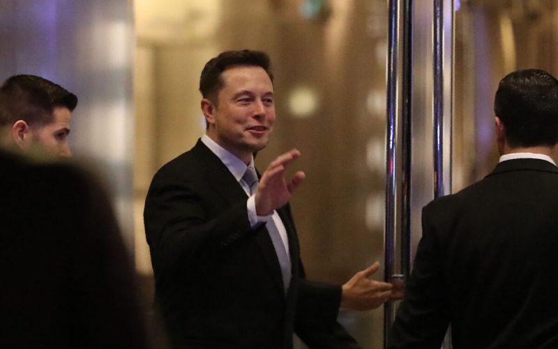 💰 Anche Elon Musk sulle tracce del Manchester United: i dettagli