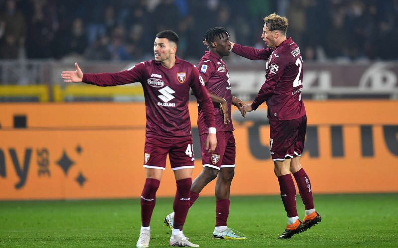 📷 Torino e Suzuki insieme da 10 anni: i granata in campo con una maglia speciale