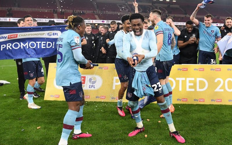 ❗ Il Burnley è in Premier League. La squadra di Kompany festeggia con 7️⃣ gare d’anticipo