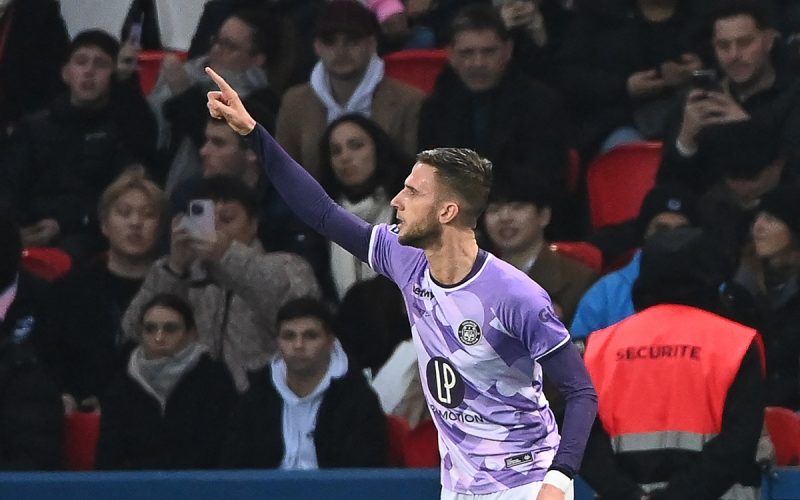 Alvarez al Borussia, van den Boomen in ⚪️🔴: la mossa dell’Ajax