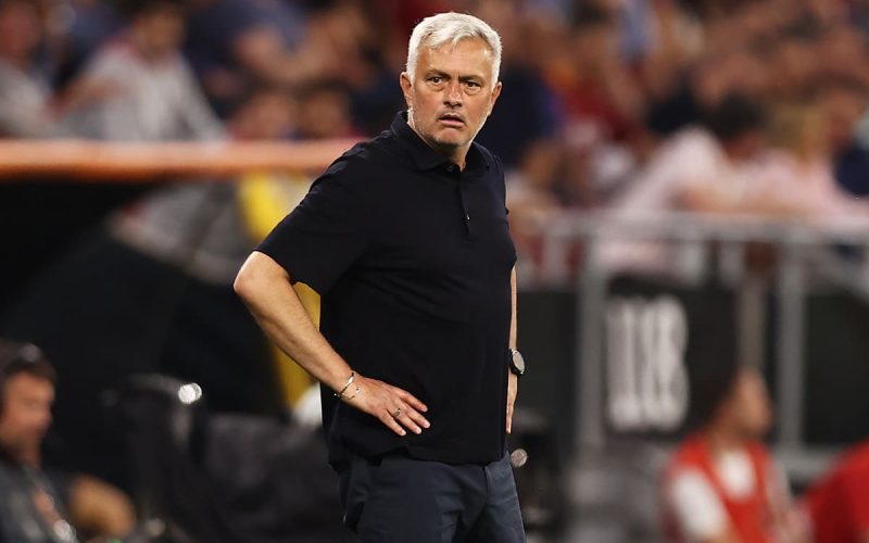 🧨 CorSport – Colloqui nei prossimi giorni tra Mourinho e il Napoli: il portoghese vuole tornare subito in panchina