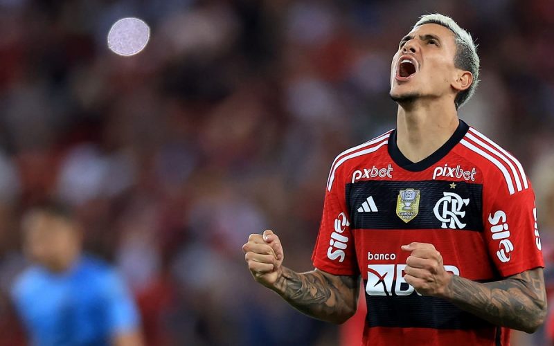 😱 Notte da Far West in casa Flamengo: Pedro si rifiuta di entrare, il preparatore lo prende a pugni