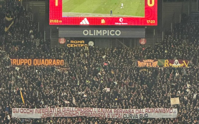 😍 Tributo dell’Olimpico a Mourinho, lui chiede di abbassare i toni