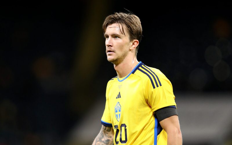 Olsson scollegato dal respiratore ma ancora privo di capacità motorie e verbali: la nota del Midtjylland