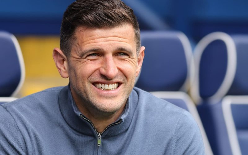 ​🎥 Il Portsmouth ritrova la Championship e celebra il suo tecnico: “A chi serve Mourinho? Noi abbiamo Mousinho” ​😂