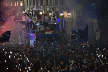 📹 A Shanghai si festeggia lo Scudetto dell’Inter: video omaggio e sfottò al Milan