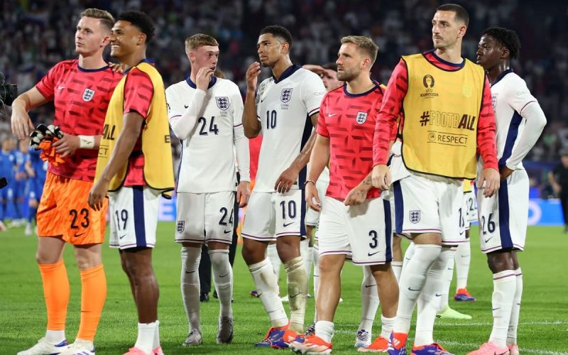 😰 Van der Vaart al vetriolo: “L’Inghilterra è una squadra di m**da”