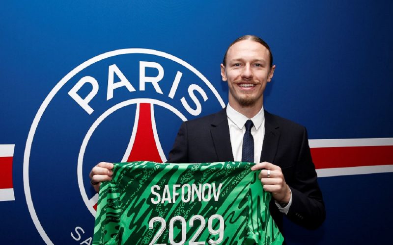 😳 Safonov eroe del PSG…con una frattura alla mano! L’incredibile report del club parigino