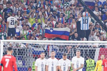 🎥  KDB insulta Tancredi Palmieri, morra cinese tra Yamal e Nico, Messi ‘distrae’ CR7: che calcio è successo?