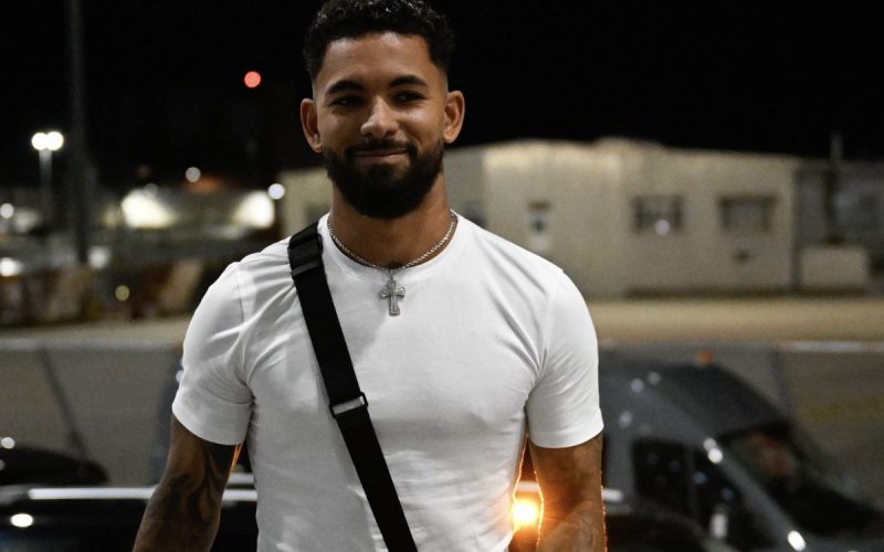 🎥 Terminati i test di Douglas Luiz: foto e autografi ai tifosi, ora il primo allenamento ⚪️⚫️
