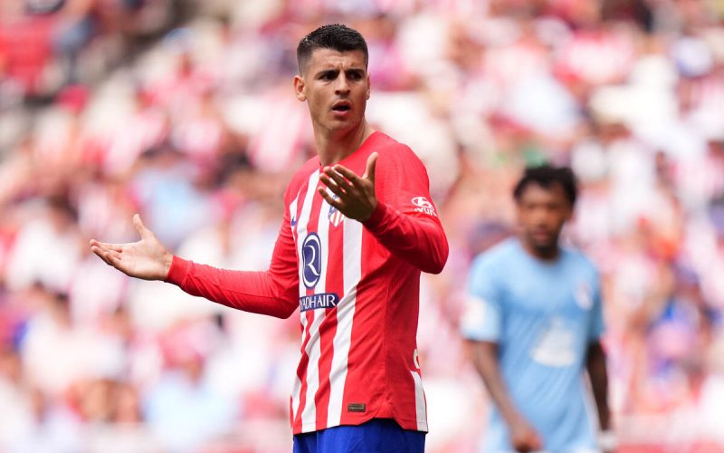 📸 Tifoso dell’Atletico gli chiede di restare, Morata: “Prima mi volevate tutti fuori, ora…”