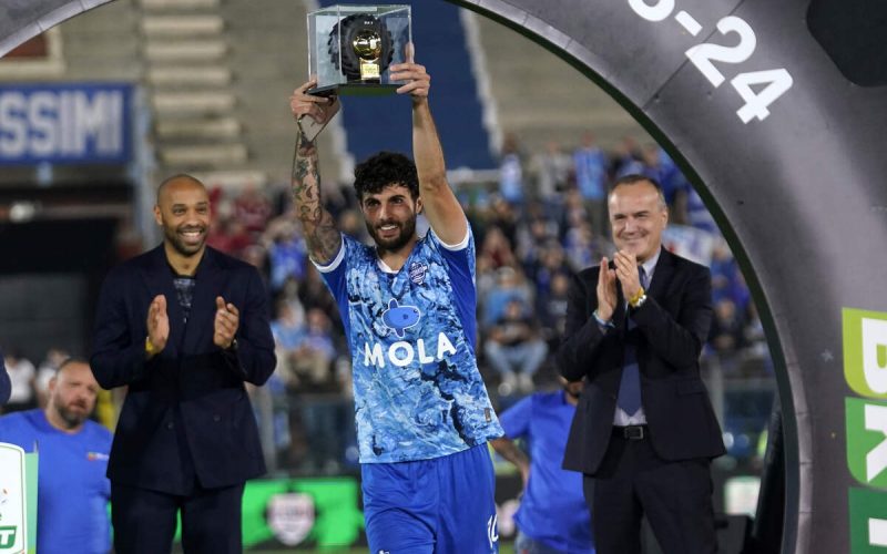 👀 Cutrone piace al Siviglia: a Como l’attaccante ha le porte sbarrate, c’è aria di addio 👋🏻