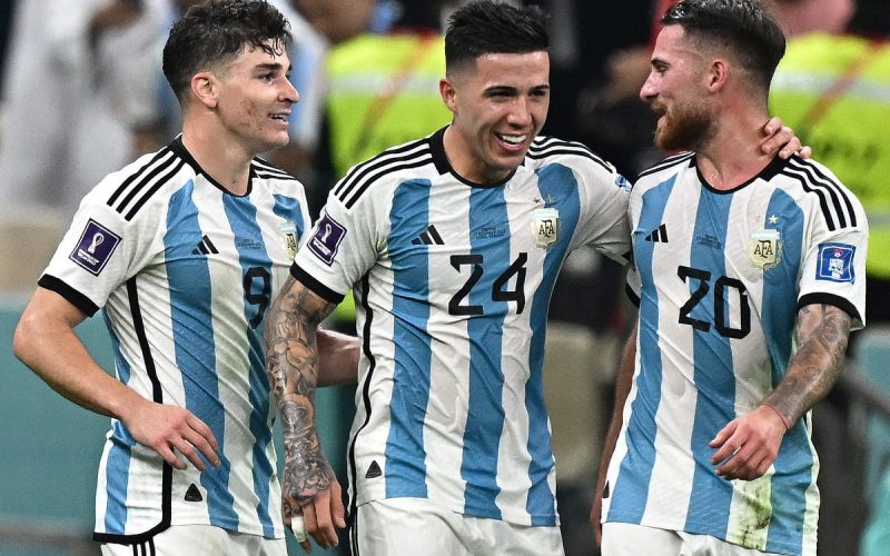 😶 Cori contro la Francia, Mac Allister difende Enzo: “Espressioni goliardiche, razzismo più sentito in Europa”