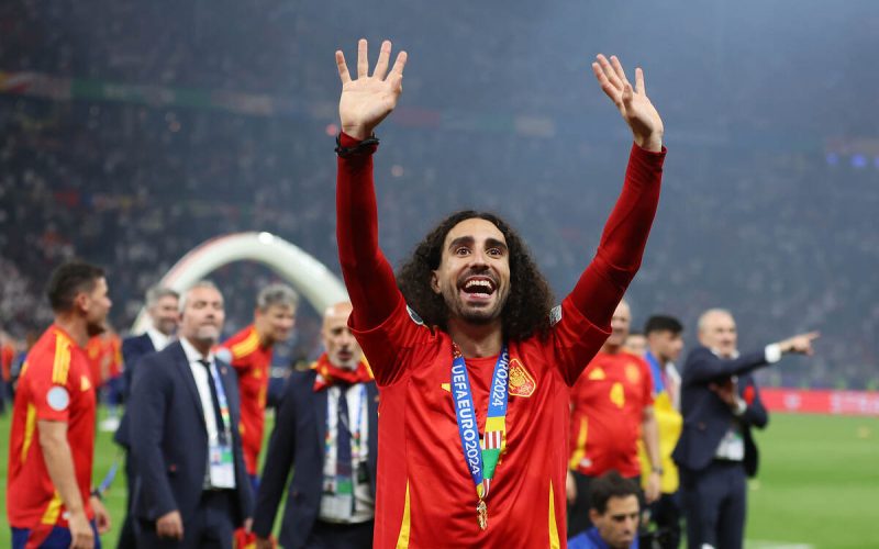 📸 Gary Neville: “Cucurella tra i motivi per cui la Spagna non vincerà”. La risposta dello spagnolo è 🤣