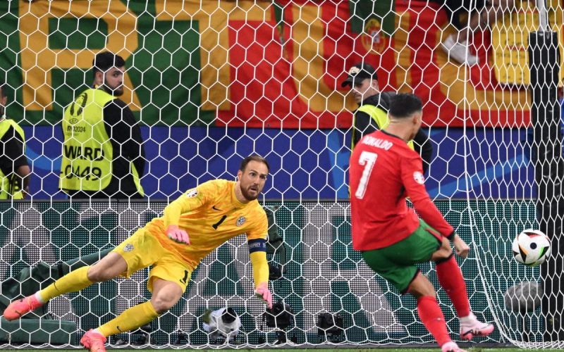 🧱 Fenomeno Oblak: è solo il quarto portiere a parare un rigore a CR7 e Messi in partita