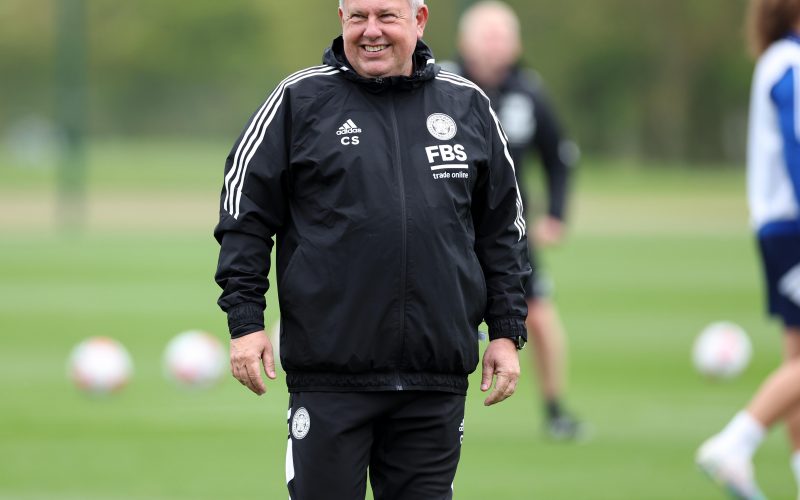 Lutto nel mondo del calcio: il Leicester piange Shakespeare, era vice di Ranieri nel 2016