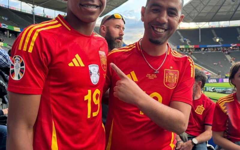 Il padre di Yamal accoltellato in un parcheggio e trasportato in ospedale: le sue condizioni