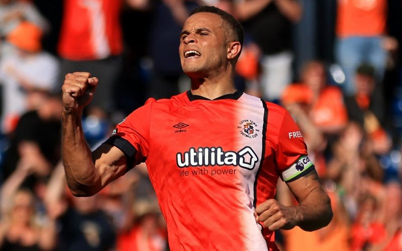 👕 Luton Town apripista per le divise: la maglia cambierà ogni due anni