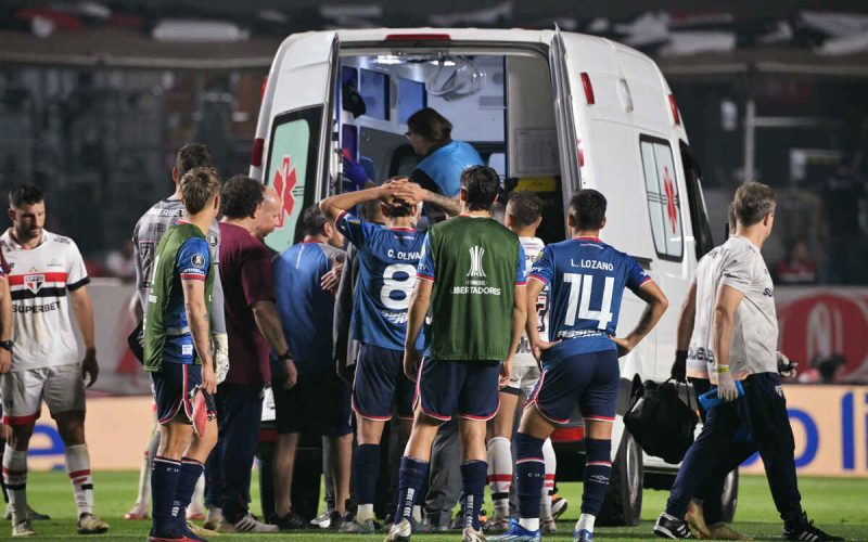 🎥 Brutte scene in Brasile: Izquierdo crolla al suolo per un’aritmia cardiaca. Condizioni stabili