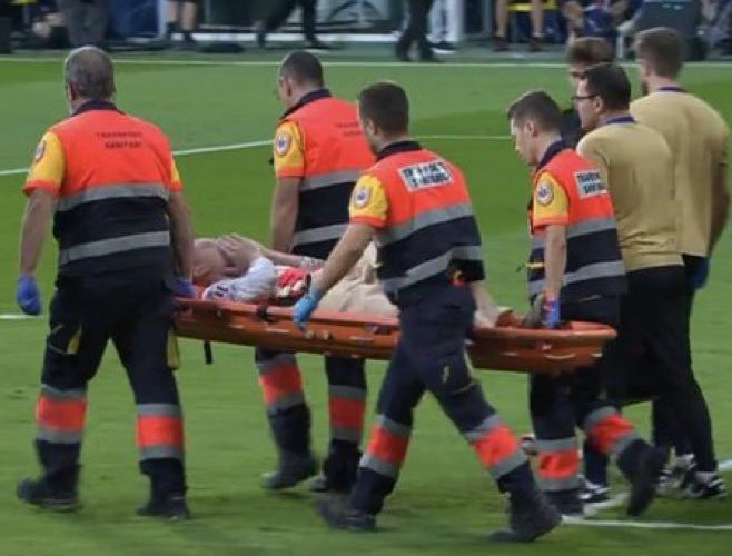 ❌ Tegola per il Barça: Ter Stegen fuori in barella, lungo stop in arrivo