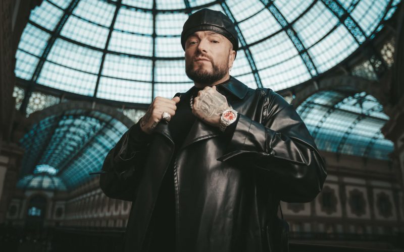 🎤 Novità assoluta per il Como: esibizione di Gué allo stadio prima della prossima partita