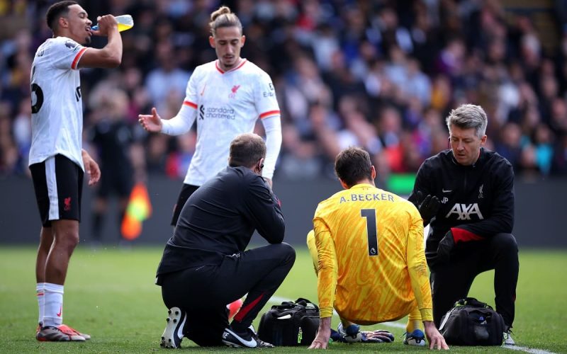 🫣 Notte DA INCUBO per il Liverpool: ko in Champions e due infortuni preoccupanti