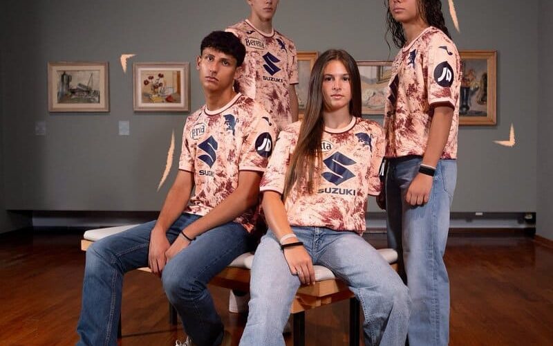 🎥 Color pesca e stemma rivisitato: il Torino presenta il Third Kit 2024-2025 🔥