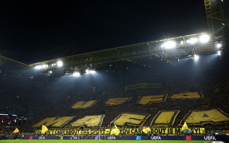 📸 Coreografia “UEFA Mafia” del Muro Giallo: sanzione in arrivo per il BVB?