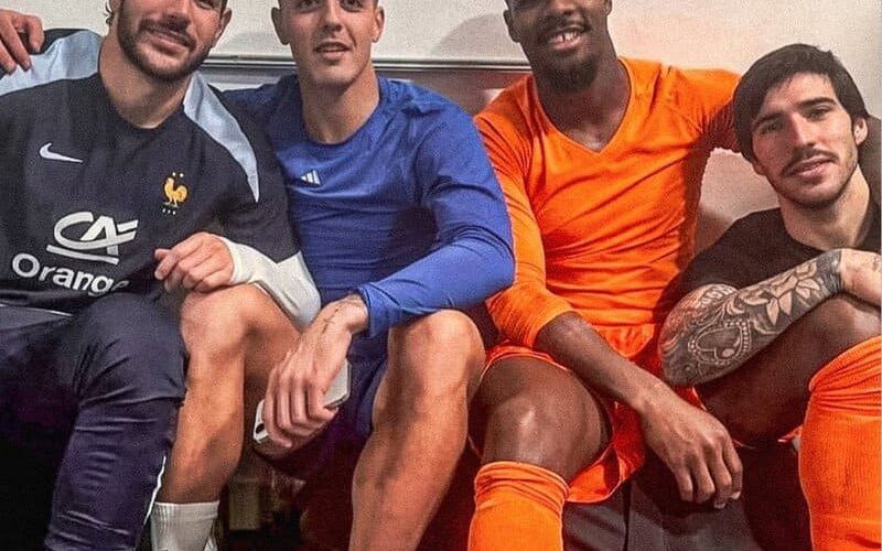 📸 Tonali e Maldini ritrovano Theo e Maignan: lo scatto dopo Italia-Francia è 🥹