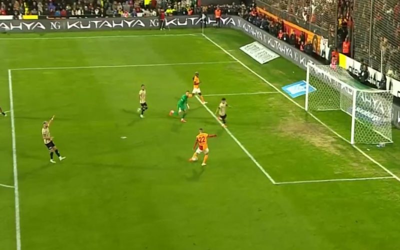 🎥 Ma cosa ha sbagliato Ziyech?! L’errore a porta vuota è IRREALE 😱