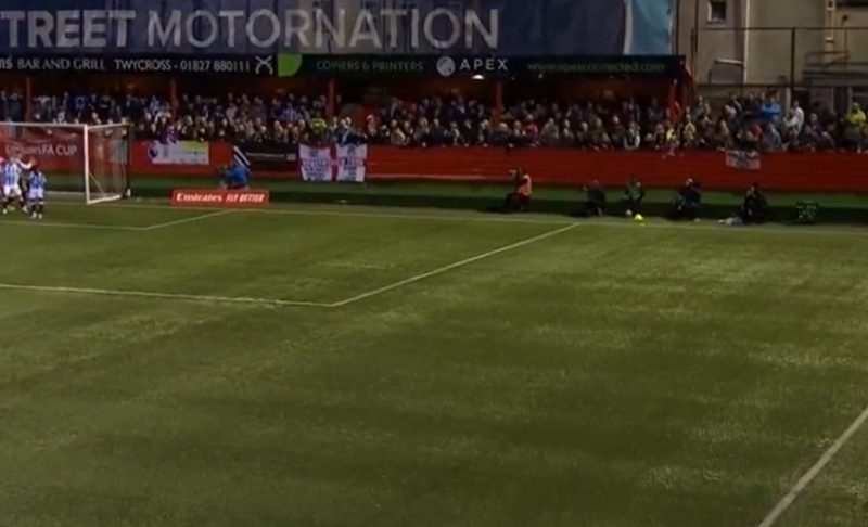 🎥 Il Tamworth segna su rimessa e passa il turno in FA Cup: il gol è 🤣