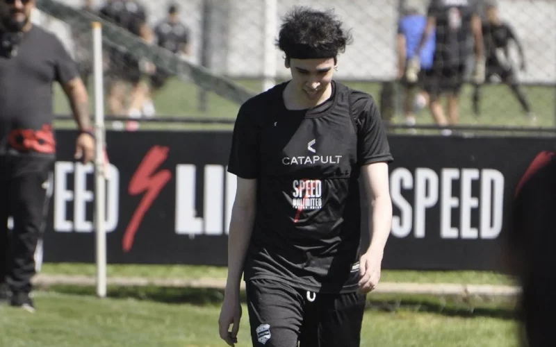 🤯 Incredibile in Argentina: uno streamer titolare in Deportivo Riestra-Velez. Out dopo 50 secondi!