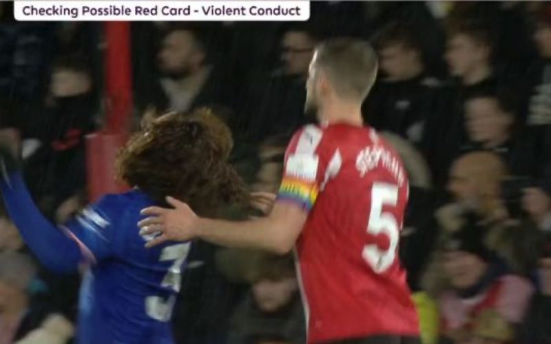 😳 Cucurella strattonato per i capelli, ma la valanga Chelsea si abbatte 1-5 sul Southampton 📸