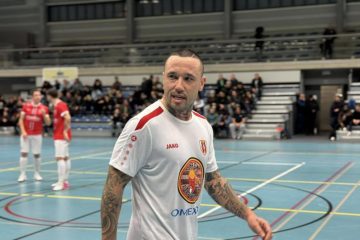 🚓 Nainggolan nei guai: passa col rosso senza patente vicino alla Polizia. Ma era per soccorrere la figlia