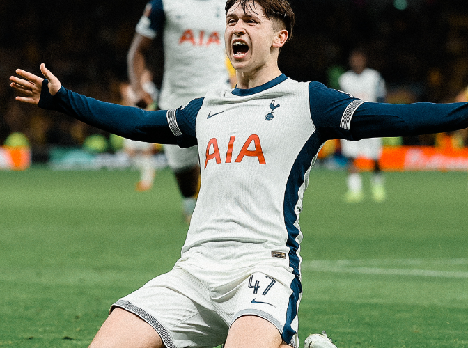 🔥Moore da RECORD: è il più giovane nella storia a vincere l’Europa League