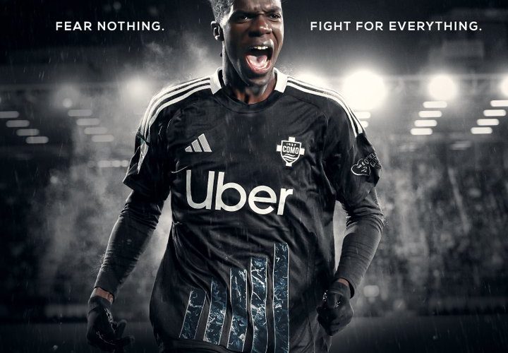 📸 “Paura di nessuno” e tinta nera, Como e Adidas lanciano la terza maglia 🤩